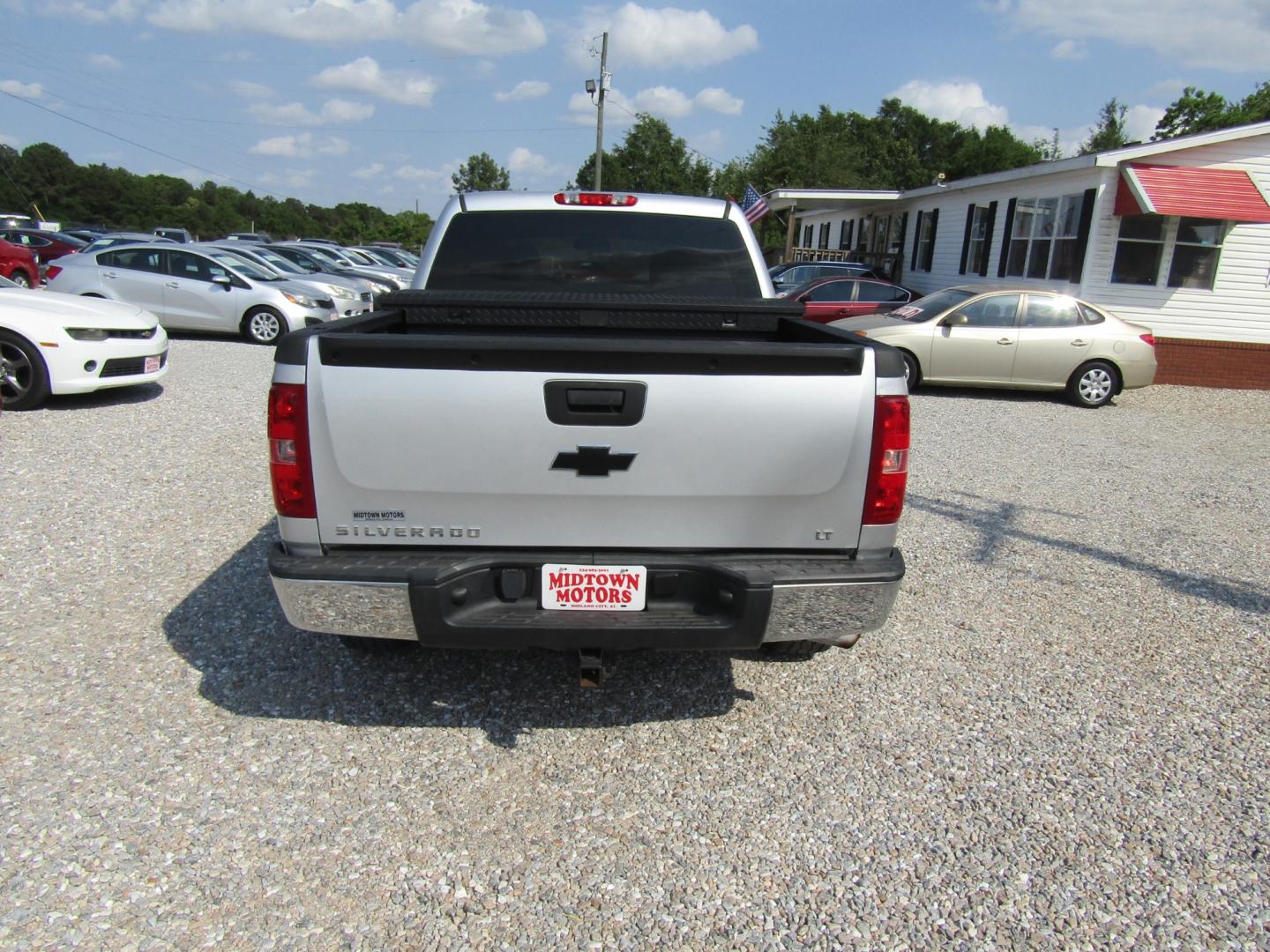 2013 Silver /Gray Chevrolet Silverado 1500 (3GCPKSE72DG) , Automatic transmission, located at 15016 S Hwy 231, Midland City, AL, 36350, (334) 983-3001, 31.306210, -85.495277 - Photo#6